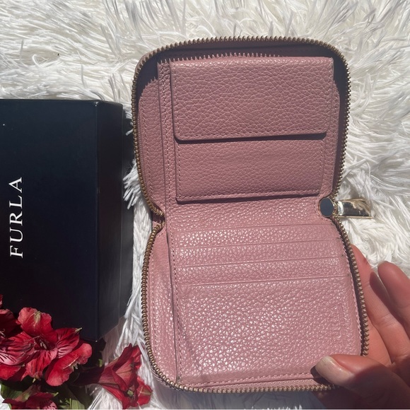 Furla Babylon Leather Zippy Bi-fold Wallet in Pink - Picture 9 of 15
